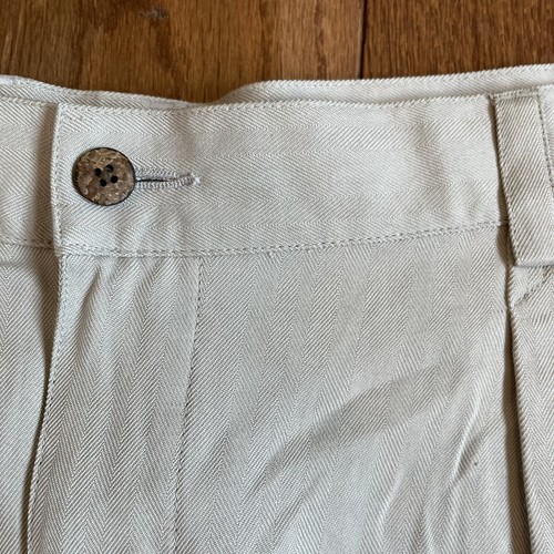 Mens Tommy Bahama Pleated Shorts Beige 100% Silk sz 40/ 8.5” inseam - Picture 3 of 8