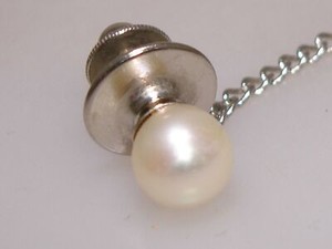 ELEGANT-VINTAGE-14K-WHITE-GOLD-CREAMY-FRESHWATER-PEARL-TIE-TAC