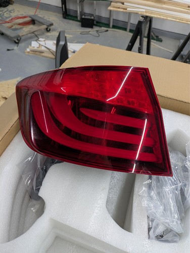BMW F10 OEM TAIL LIGHTS ASSEMBLY (2011+ BMW F10 5 Series) Complete 528i 535i 550 - Picture 2 of 7