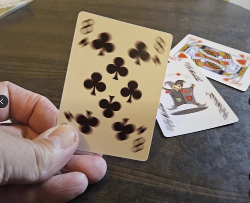 Blurry Deck of Playing Cards - The Ultimate Trick Hilarious Gag Prank Joke Gift - Picture 6 of 9