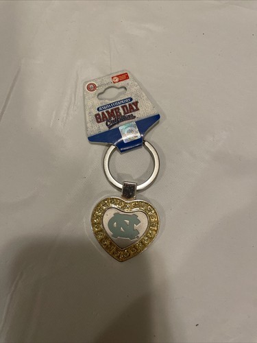NC Tar Heels Herz Logo Schlüsselanhänger mit Etikett UNC - Bild 1 von 5