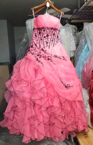 Davinci Q 43304-Color: Dark Pink -Size 10 -Quinceanera Style No: 2488 Sz 6 - Picture 4 of 16