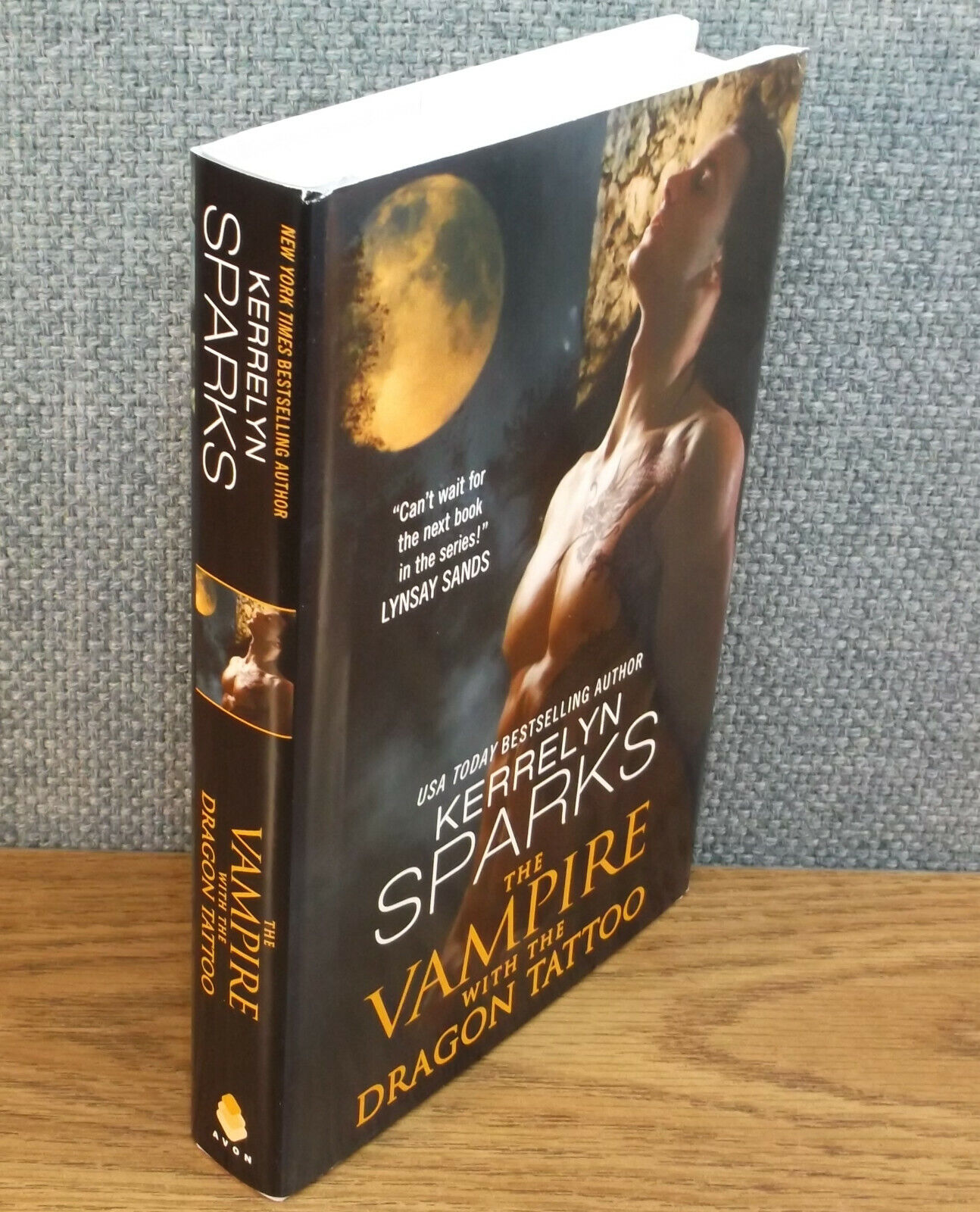THE VAMPIRE WITH DRAGON TATTOO Kerrelyn Sparks NEW HARDCOVER Love At  Stake#14 9781624907999 | eBay