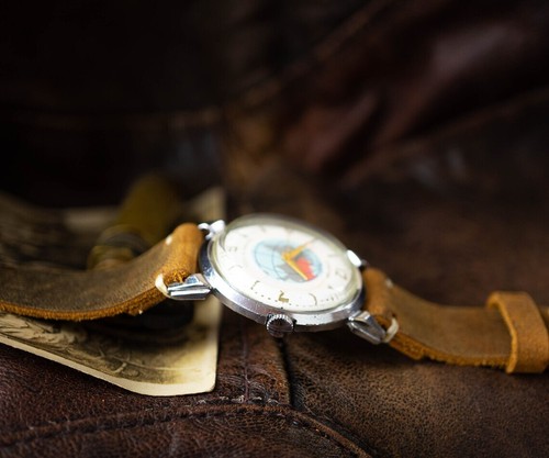 Soviet vintage watch " Satellite '', white dial. 1950s, made in USSR 1 MChZ - Picture 6 of 6