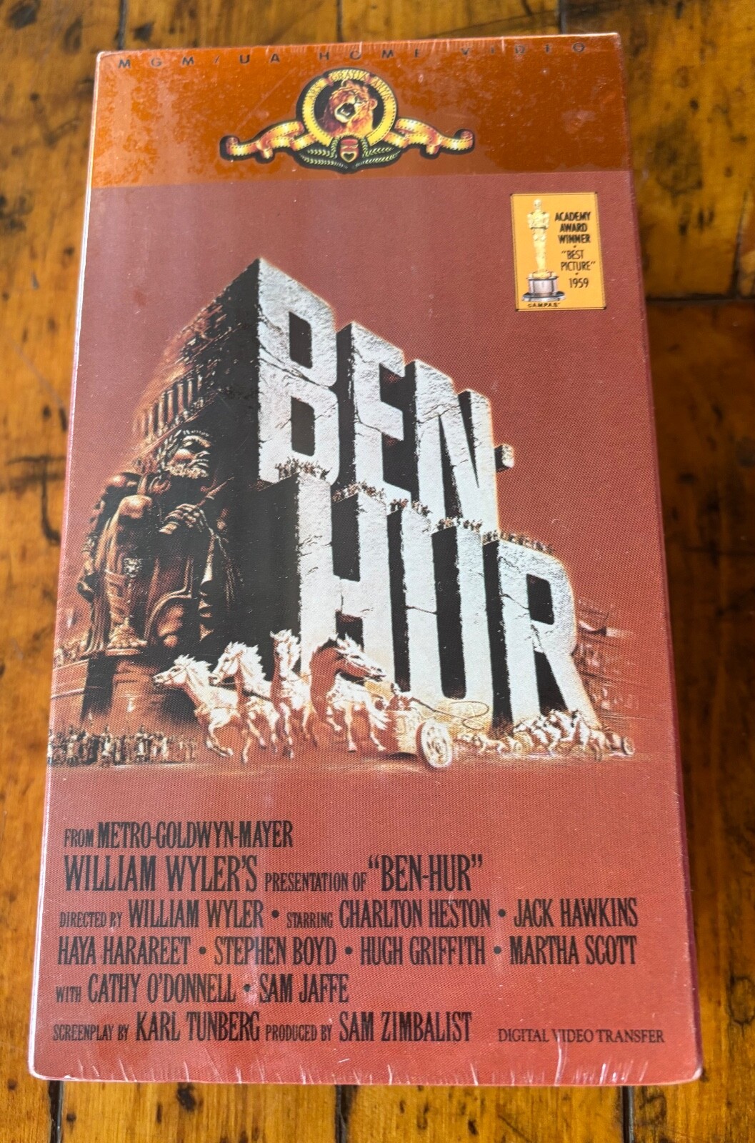 Foto 1 di 2