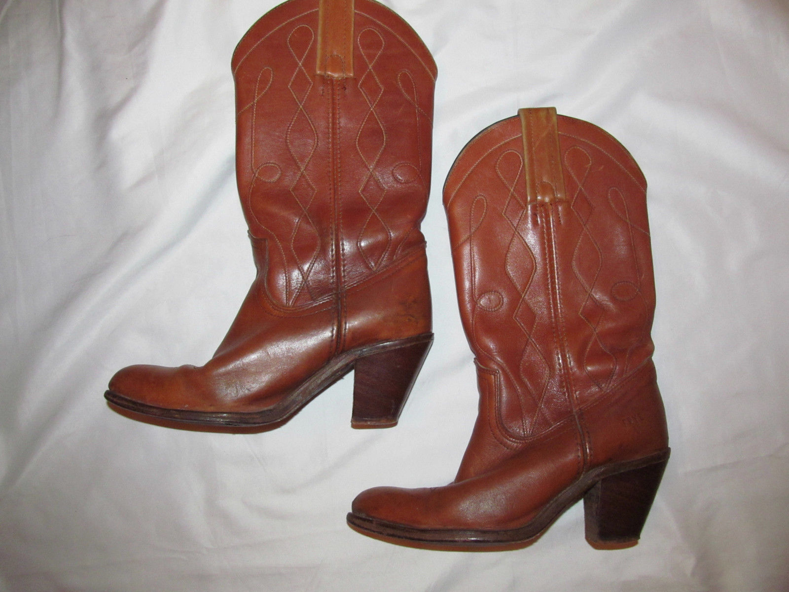 vintage FRYE chestnut Braun cowboy cowgirl pull on high heel boots 7 B vintage FRYE chestnut Braun cowboy cowgirl pull on high heel boots 7 B