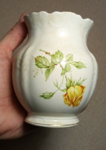 Vintage Antique Crazing Gold Rimmed 5" Tall Floral Vase - Picture 4 of 8