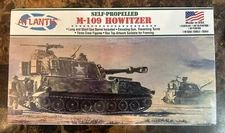 Atlantis M-109 SP Howitzer with crew 1:48 scale model kit 326