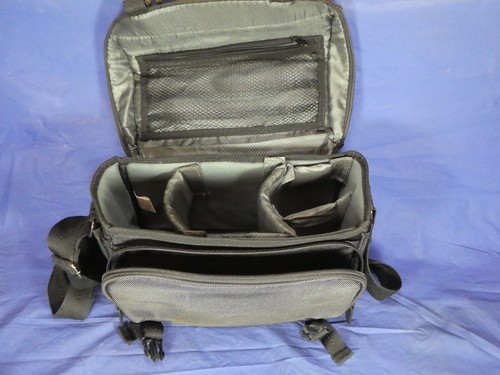 NIKON BORSA FOTOGRAFICA IMBOTTITA IN CORDURA E PELLE DIMENSIONI, CM30-20-17 - Foto 4 di 6