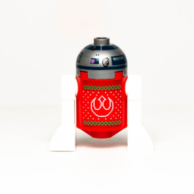Lego 75340 Star Wars Minifigure: R2-D2 in Holiday C-3PO Sweater