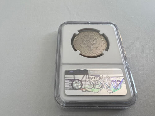 2018-S MEDIO DÓLAR KENNEDY VESTIDO F.R NGC PF70 U.C 10 MONEDAS VESTIDO PRUEBA CONJUNTO TOP POP - Imagen 4 de 4