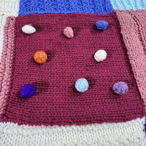 Cot Blanket Handmade Nitted Patchwork Squared Granny Blanket - Picture 5 of 16