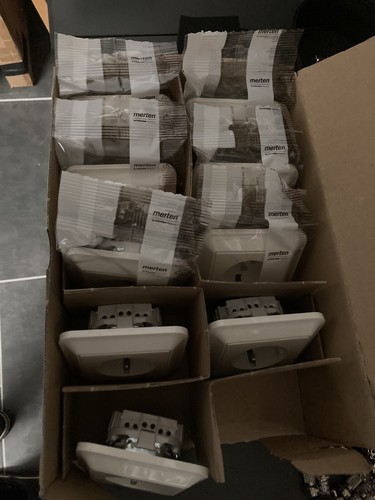 Merten Schuko-Steckdose mit voller Abdeckplatte Atelier-M MEG2301-1219 Polarweiß - Bild 3 von 4