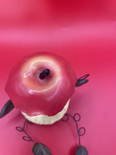 Anthropomorphic Apple Fruit Shelf Sitters Figurines -Lot Of 4- WMG 2006 - Picture 8 of 17