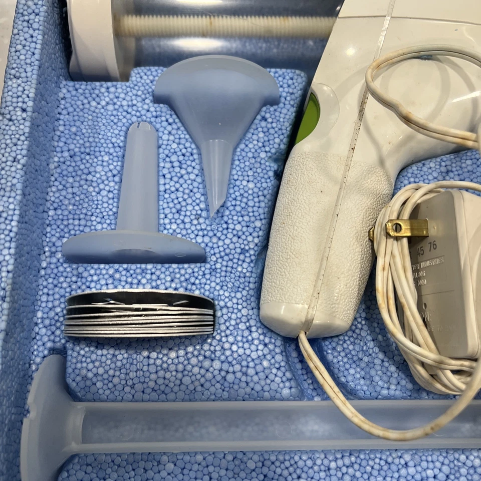 Vintage Wear Ever Super Shooter Electric Cookie Press 70001 Tested - Image 2 of 4