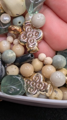 3.5oz Mystery Bead Soup Bag: Loose DIY Craft Beading Teen Project - Picture 4 of 7