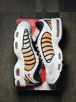 Nike Air Max Tailwind IV White Black Orange Womens Size 8 CJ7976-100 - Photo 1/4