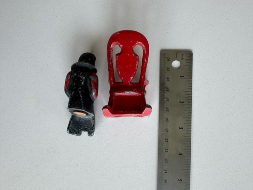 Vintage Amish Woman and Red chair Salt & Pepper 2 Piece Set Cast Metal - Picture 6 of 7
