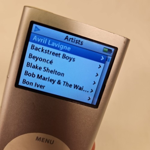 Apple iPod nano 2. Gen Silber 2GB, Ladekabel, Ohrhörer & 256 Songs Bundle - Bild 10 von 16