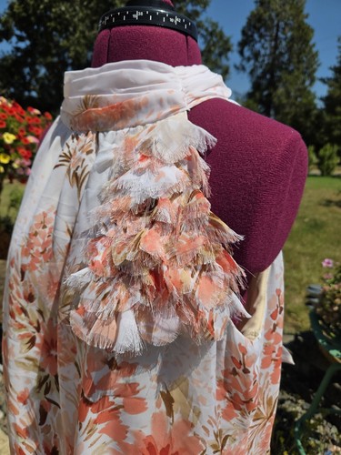 Maurices Peach And White Floral Sleevelss Blouse. Size XL - Picture 3 of 11