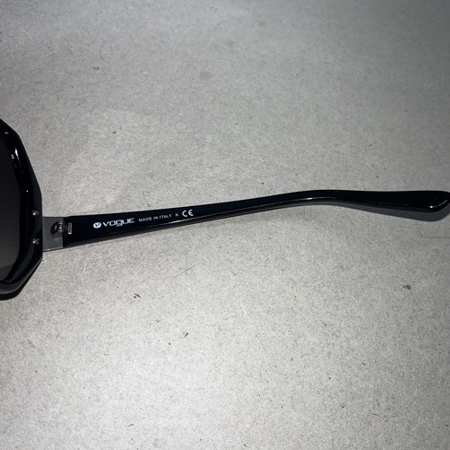 Vogue VO 2773-S Women’s Black Sunglasses 56-17-130 Made In Italy - Picture 6 of 9
