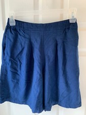 DS2-- milano design vintage WOMENS NAVY BLUE SHORTS  SIZE. MEDIUM. SILK.