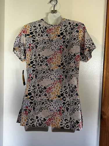 Wonderwink Scrub Top Animal Print - Picture 2 of 4