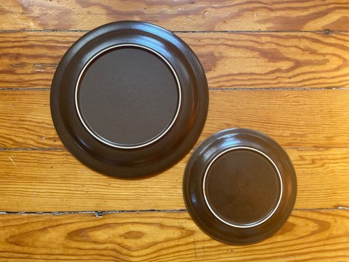 Set 2 vintage Ceramic Plates Round Abstract Brown Yellow Flowers c 1970s - Picture 4 of 4