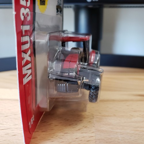Ertl Case IH MXU135 Maxxum Tractor Diecast 1:64 - Picture 4 of 6