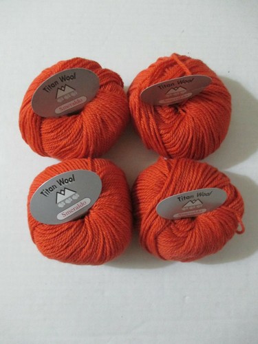 4 - 50 GRAM SKEINS TITAN 70% WOOL 30% ACRYLIC SMERALDO YARN MADE IN ITALY #195 - Picture 2 of 5