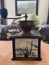 Vintage German Coffee Grinder Blue Panels Garantiert Geschmiedetes und gefrastes