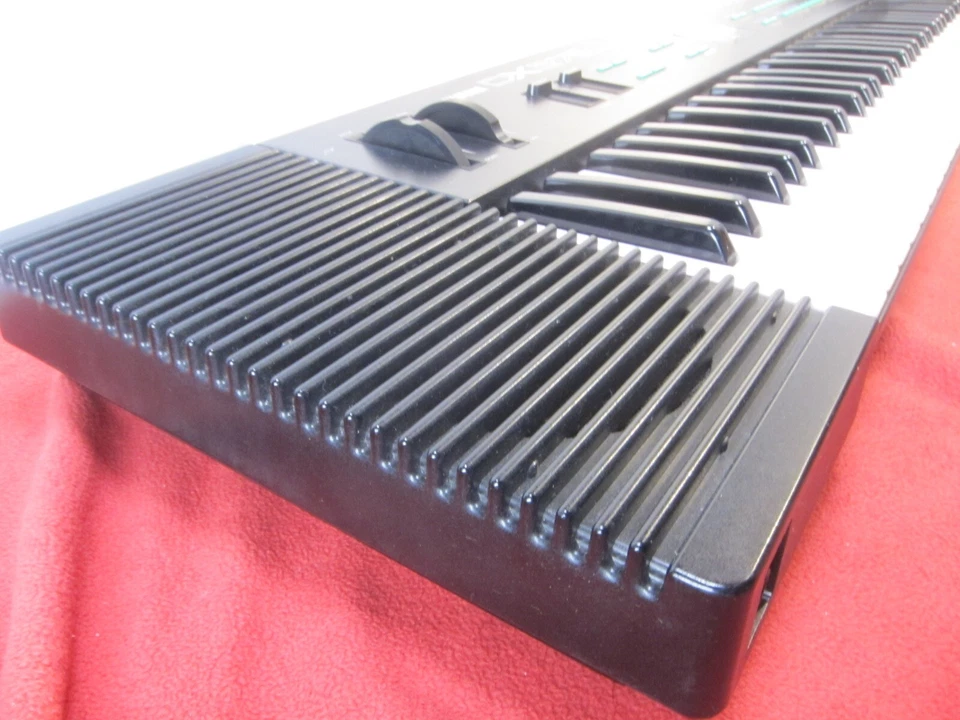 Yamaha DX27S FM Digital Synthesizer Built-in speaker Tested (DX100)  From Japan - Image 4 of 4