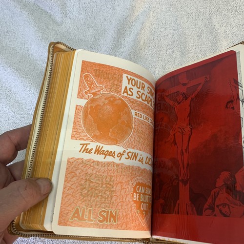 Memorial Bible 1958 IBEW Local No. 1805 Leather cover cream colored - Foto 19 di 24