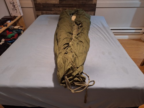 US Army Vietnam War Era Mountain Sleeping Bag M-1949/M-1945 Water Repellen Case - Picture 8 of 18