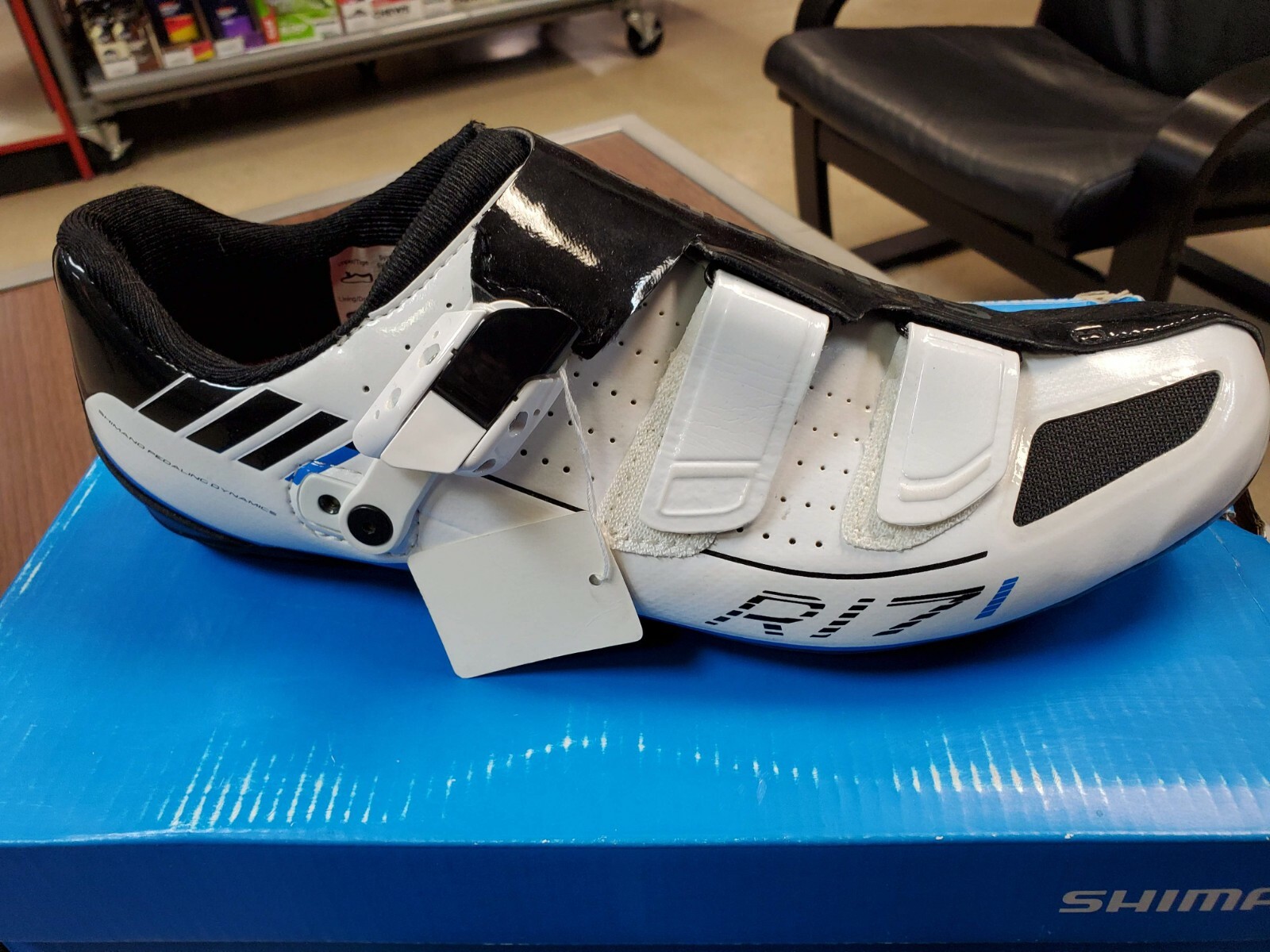 NEW SHIMANO SH-R171W Radfahren schuhe herren 43 M9 NEW SHIMANO SH-R171W Radfahren schuhe herren 43 M9