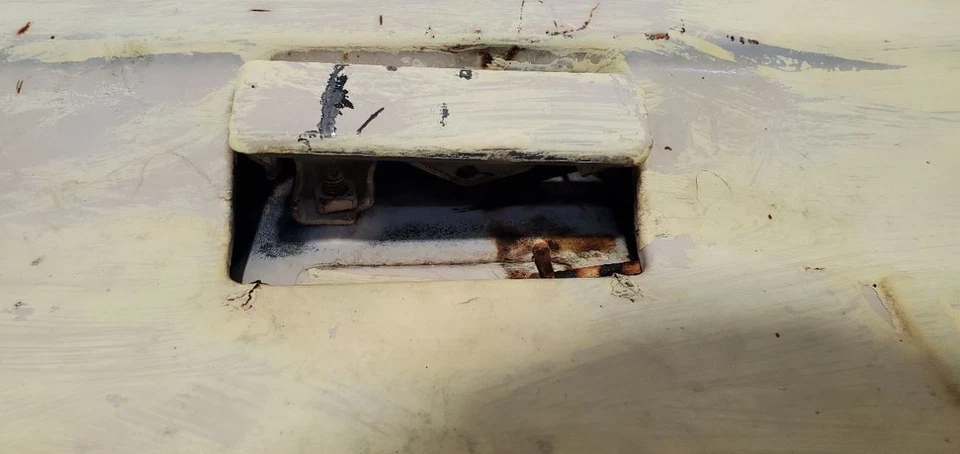 Tailgate Yellow OEM 1981 1982 1983 1984 1985 1986 1987 Chevrolet C10 - Image 2 of 4