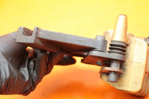 KAWASAKI NINJA ZX6R 2003-2006 OEM PINZA DE FRENO TRASERA - Imagen 7 de 16