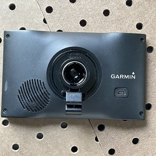 TomTom XL N14644 Black 5.0 inch Touchscreen Navigation Wireless GPS Device - Picture 2 of 4