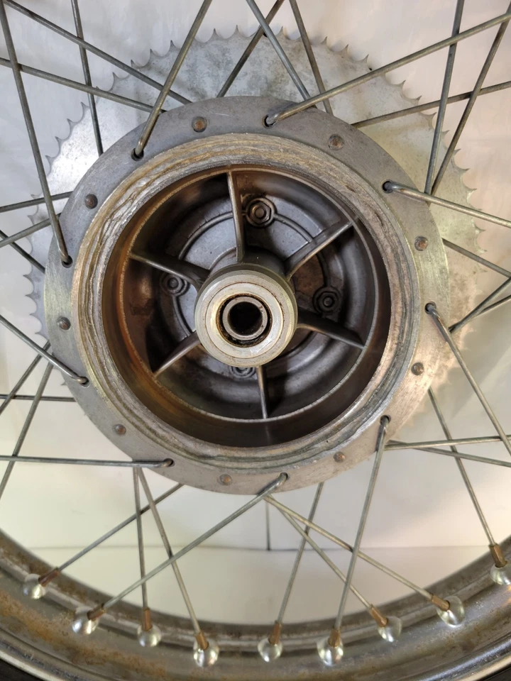 Harley Baja MSR-100 1970 competición carreras rueda trasera freno llanta piñón  Foto 4 de 4