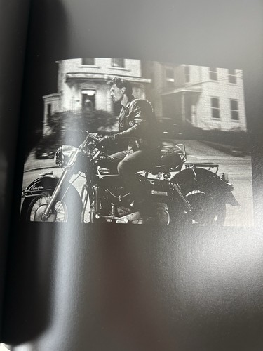 Vandals The Photography of the Motion Picture The Bikeriders Signed Jeff Nichols - Picture 7 of 13