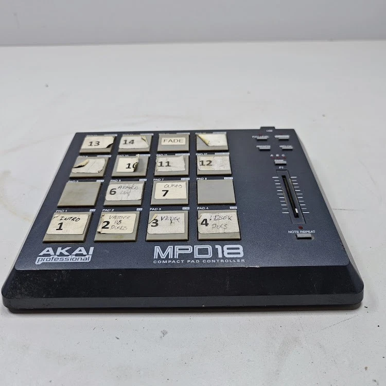 Akai MPD18 Kompakter Pad Controller - Funktioniert, Gebrauchsspuren - Bild 2 von 4