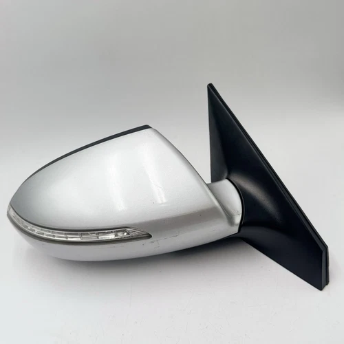 10 - 16 Kia Sportage Right Passenger Side View Mirror Turn Signal Bright Silver