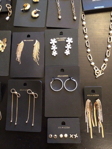 20 Nuevas Piezas Joyería Pendientes Collar Perforado SAKS Salida Quinto - Imagen 3 de 6