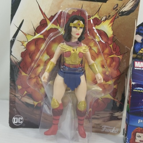 🌟Marvel Minimates Phoenix & Morrigan Marvel Vs Capcom + WONDER WOMAN dc Primal - Picture 4 of 7