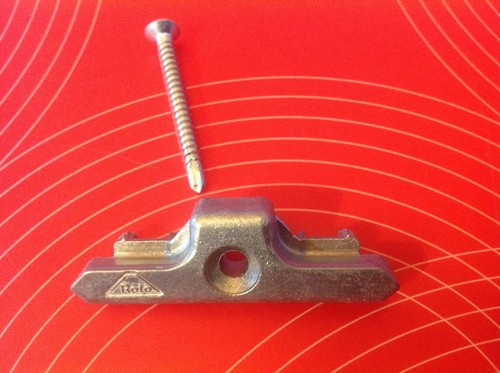 Roto 768723 Schließblech Schließstück + Schraube  baugleich 332951  NEU - Picture 1 of 2