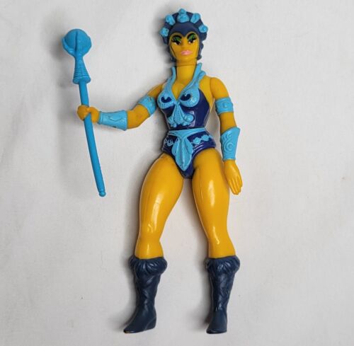 Evil-Lyn MOTU Figure with Cardback and Bubble, 1983, 12-back, Masters, Universe - Picture 3 of 5