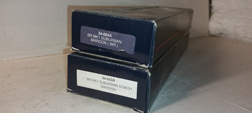 Calibre OO VN como nuevo 2x Bachmann 34-603a 34-604a Mk Mark 1 Suburban Coach BR granate - Imagen 2 de 7