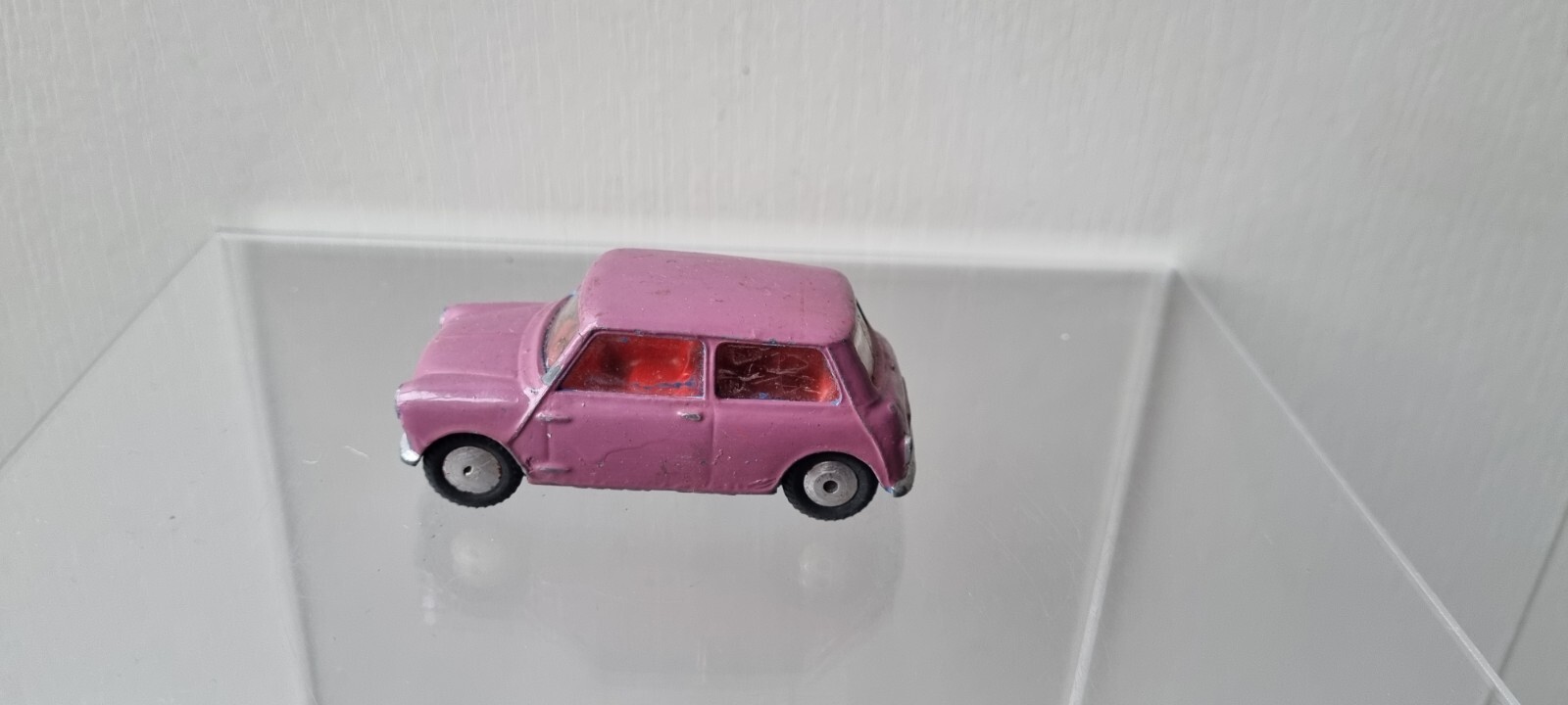 Corgi 226, Morris Mini - Free Price Guide & Review