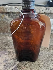 Vintage Four Roses Whiskey Amber Pint Bottle Frankfort Distilleries W/ Shot Cap.