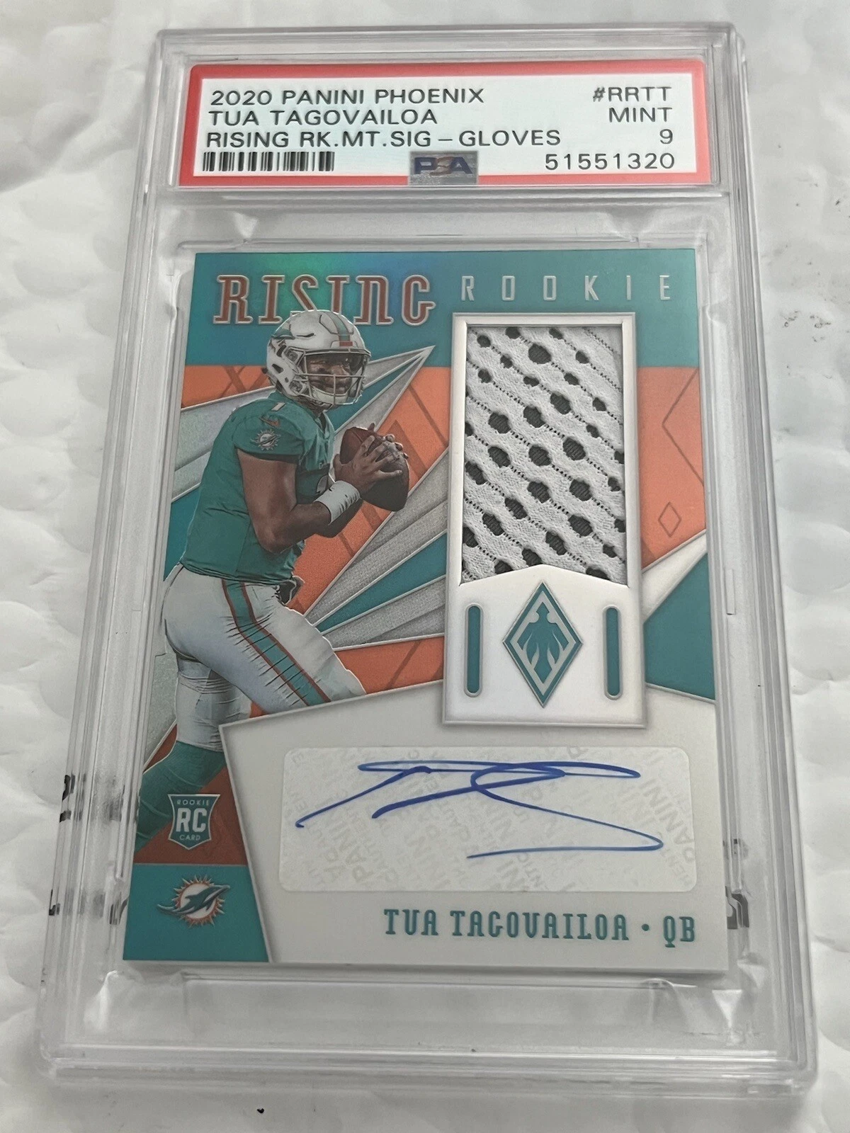 Tua Tagovailoa Panini Phoenix Rising Rookie Material Signatures #RRTT Gloves